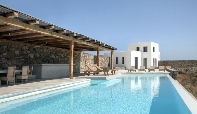 NEW LIBERATION VILLA 2 MYKONOS