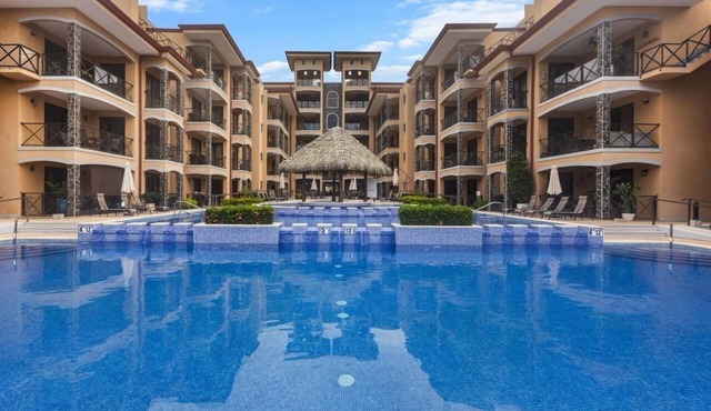Oceanfront 3BDR condo on the beach