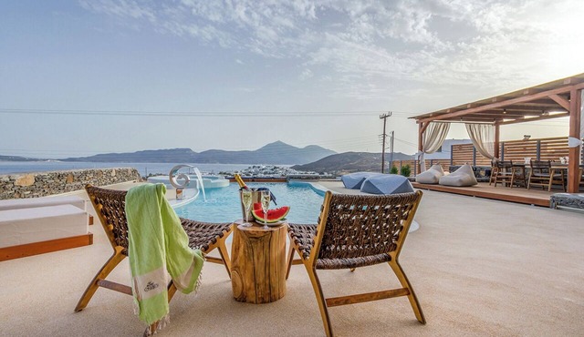 Osmio Luxury Residence with stunning views in delightful Milos