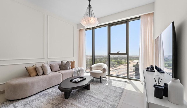 Parkside 2BR plus Maid Canal Front