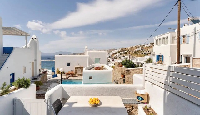 Pink Pelican Pool House ~ Amazing 2 Bed Villa Center Mykonos with free Parking