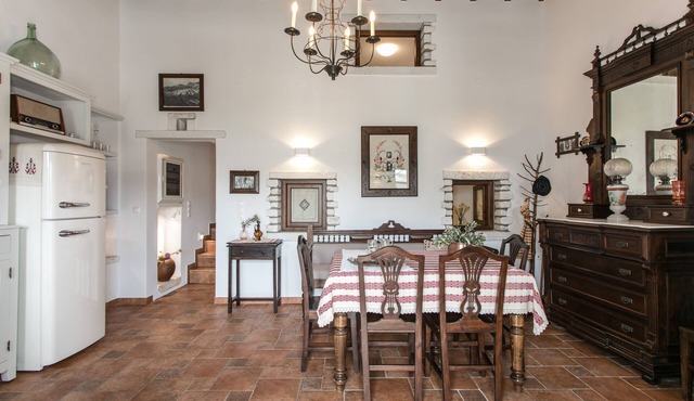 'Pirethron' is the absolute representative of the local cycladic architecture