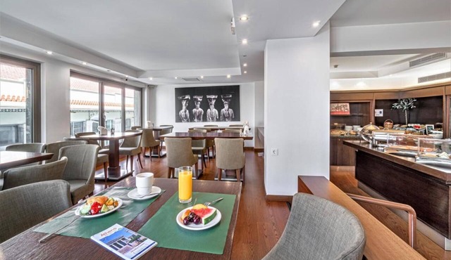 Plaka Hotel