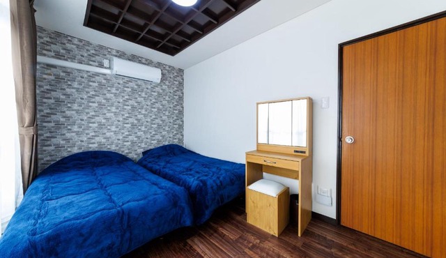 PREGOROOM