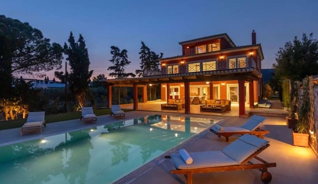 Private Beachfront Villa, Experience beauty, luxury and serenity, all in one.