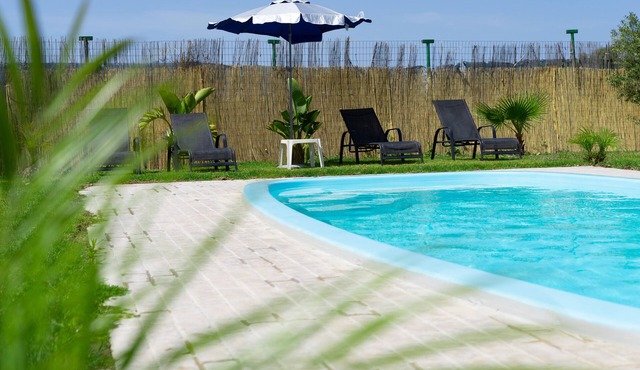 Private pool, family-friendly.