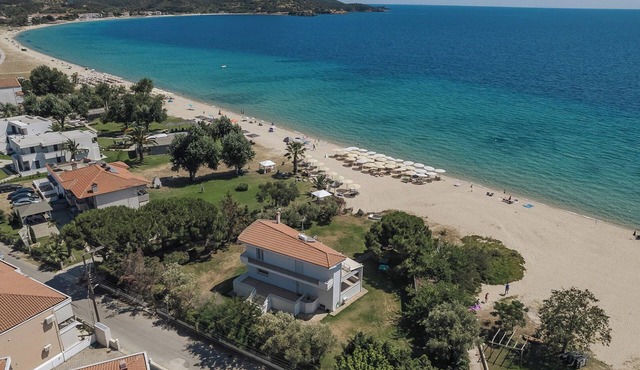 Proteus Beach Front Villa, Toroni
