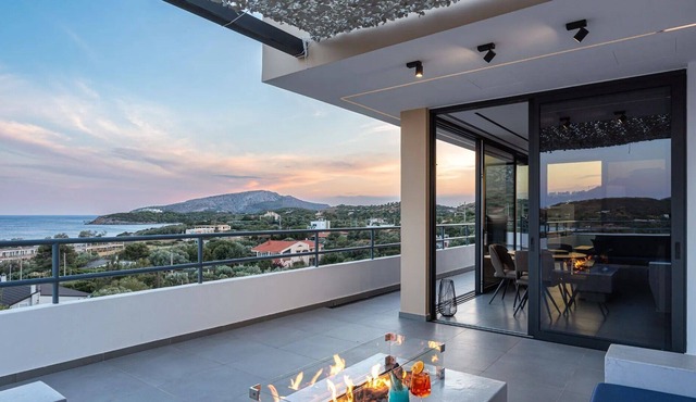 R 3379 Villa Eilionoir With Air Conditioning ,Ocean View &Writing Desk.