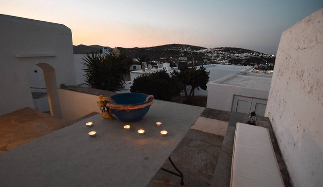 Renovated haystack with Cycladic details.