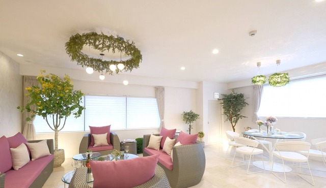 Rounded soft and feminine botanical style Click / Naha Okinawa