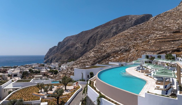 Sandblu Santorini, LXR Hotels & Resorts