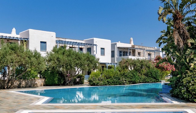 Sanders Paros Gardens - Bold 1-Bdr Apt w Patio