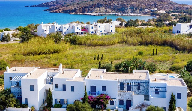Sanders Paros Gardens - Chic 1-Bdr Apt w Balcony