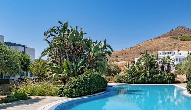 Sanders Paros Gardens - Cozy 1-Bdr Apt w Patio