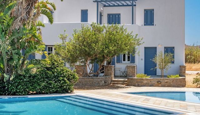 Sanders Paros Gardens - Sleek 1-Bdr Apt w Patio