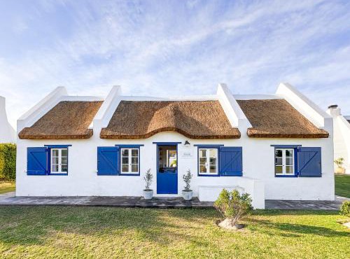 Sandy Bottom Cottage - Coastal Escape - Walk to Beach - Indoor Braai - Patio