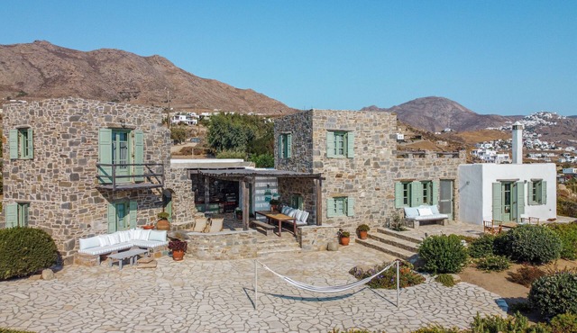 Seafront View, Vatoudi House