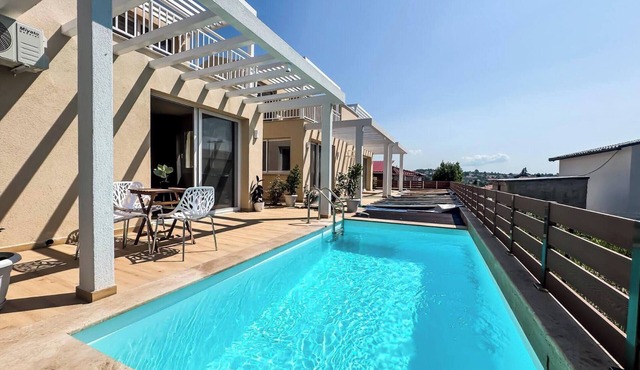 Seaside Pool Villas