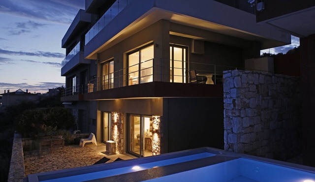 Seaview maisonette schinias, is a modern property with exceptional sea view!