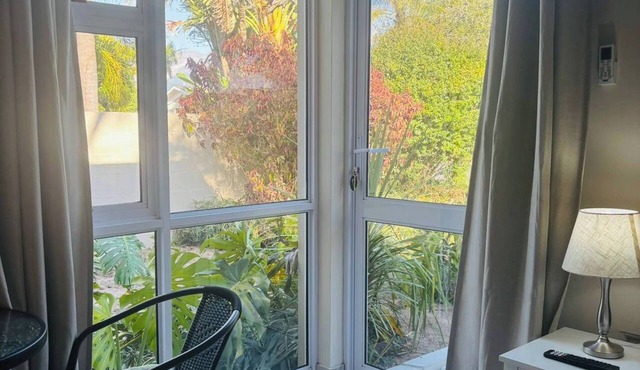 Serene Air-conditioned Flatlet in Central Wellington