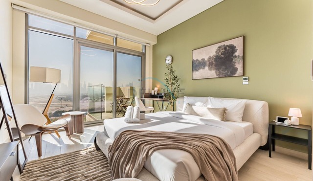 Sleek Modern Studio with Direct view of Dubai Skyline - Farhad Azizi Residence, Al Jaddaf