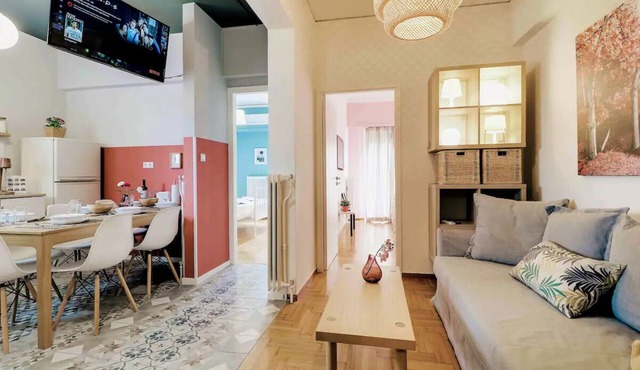 Spacious Central Flat 3min to Metro AC Netflix PC!