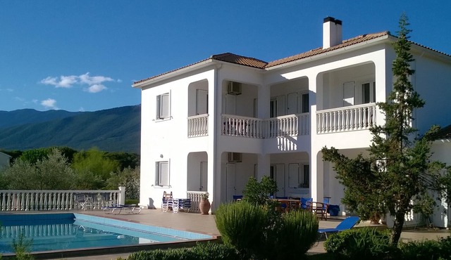 Spacious secluded rural villa with private pool, panoramic views, AC sleeps 6-14
