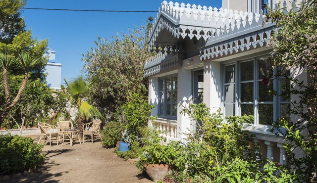 Spectacular gated Neo-Classical Villa with Private Pool and extensive gardens