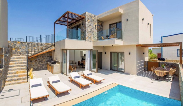 Stefi Deluxe Villas - Iris Private Pool Retreat