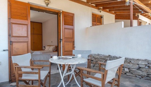 Studio Apartment '4' with Sea View, Wi-Fi and Air Conditioning