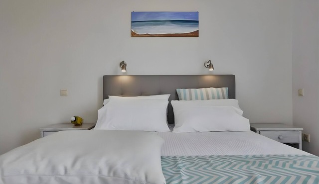Studio Apartment 'Irene 2 Deluxe Double 5' with Shared Terrace, Wi-Fi and Air Conditioning