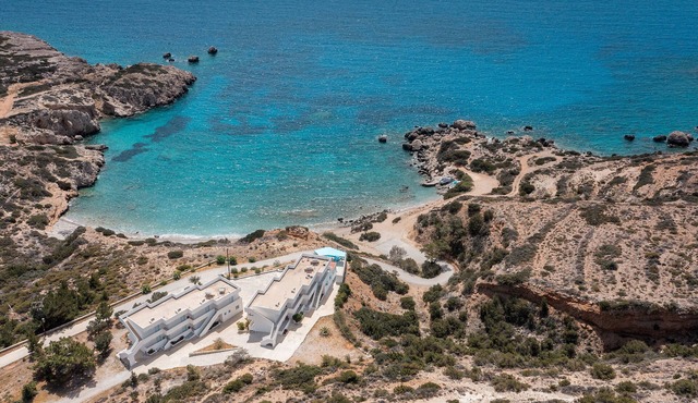 Studio Apartment 'Studios Fokia Beach 4' with Sea View, Wi-Fi and Air Conditioning