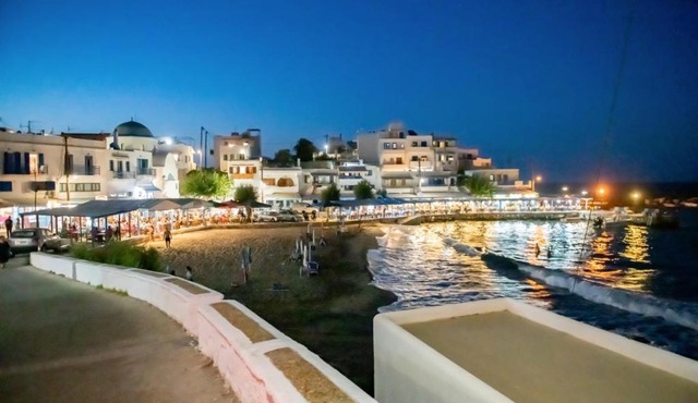 STUDIO MAIRA seafront in to the blue