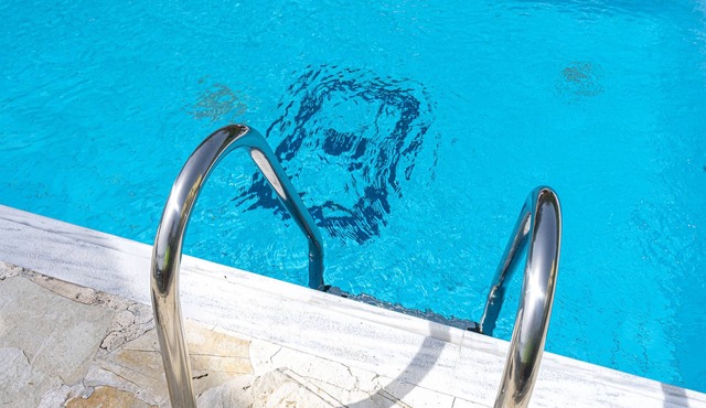 Studio 'Veronis 2' with Sea View, Shared Pool & Wi-Fi