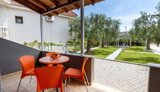 Studios River - Potos Poolside Nest w/Garden View