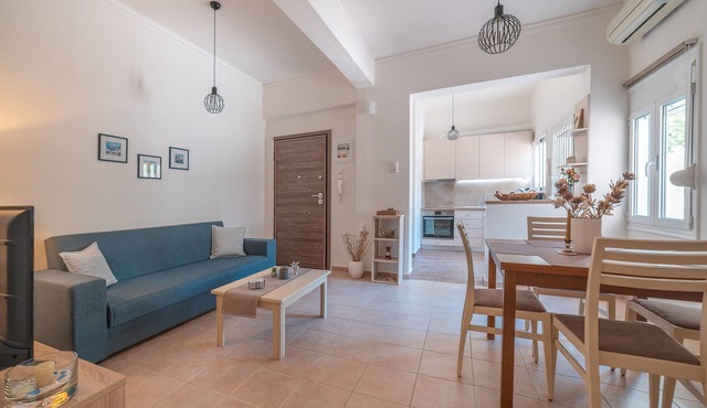 Stylish Central Renovated Apartment