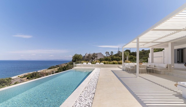 Stylish Modern Greek villa directly on the sea, 40 mins from central Athens