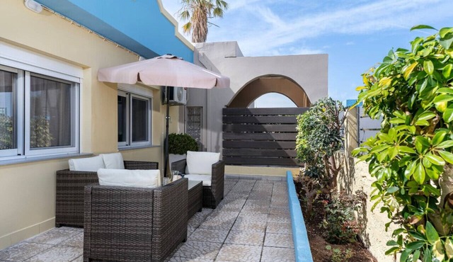 Sun & Waves Beachfront Suite