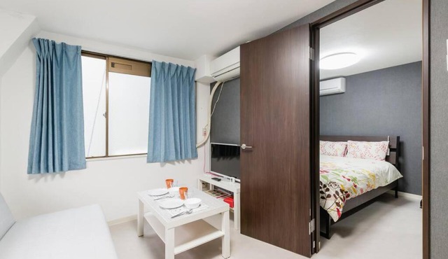 Super close to Dotonbori! Great location room#405