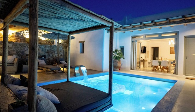 Superior 2 Bedroom House with Private Pool