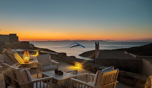 The "Spacious Modern Kastellakia House" only a 2 minute drive from Koundouros