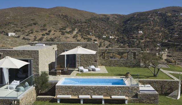 The Suite by Heliades Villas – Idyllic Getaway in Andros, pool, 2-bedrooms