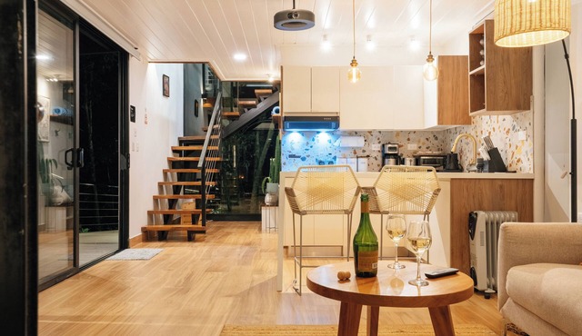 Tiny House in the Cloud Forest, Hot Tub & Fireplace