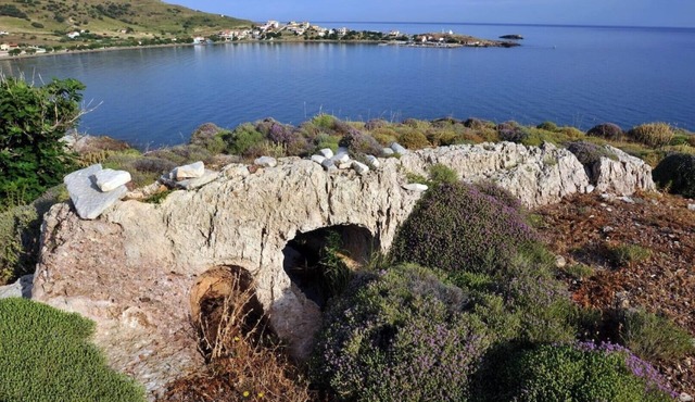 TRADITIONAL STONE HOUSE NEAR THE SEA