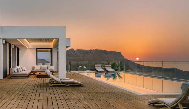 Unique Architecture, Sea view, 5* Luxury Amenities