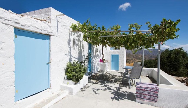 Vatha Traditional Cottage with a view