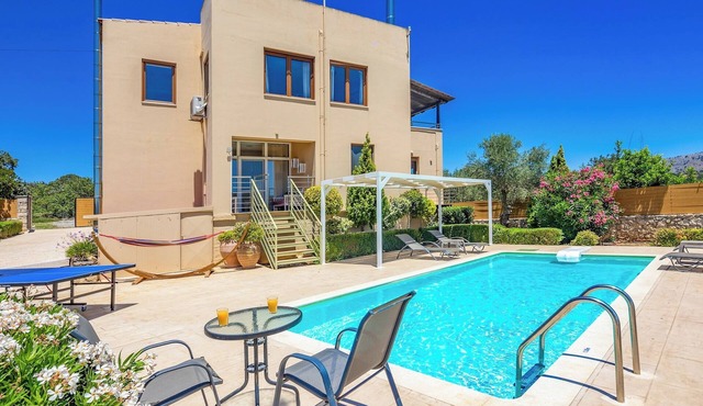 Villa Aclando - Three Bedroom Villa, Sleeps 6