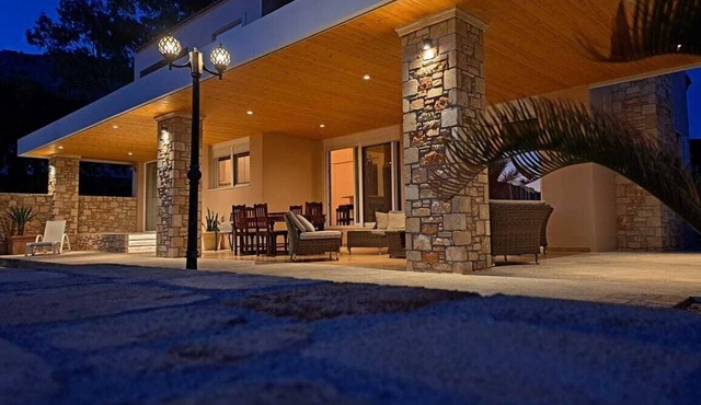 Villa Cap Jano. Exclusive villa on a secluded beach with Infinity Pool