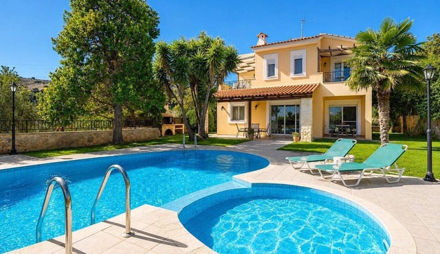 Villa Elessa - Three Bedroom Villa, Sleeps 6