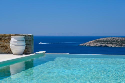VILLA ERIS